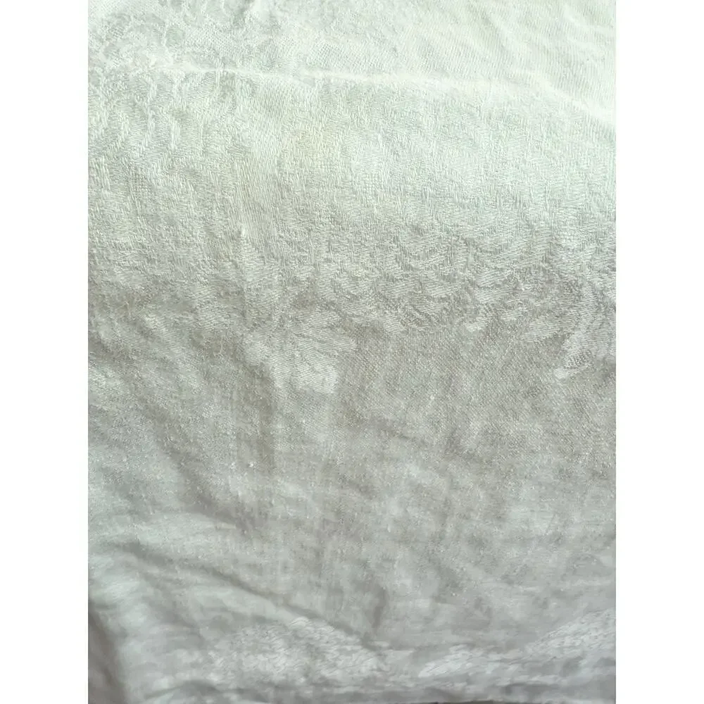 Vtg. WHITE DAMASK Chrysanthemum Flower LINEN TABLECLOTH 67 X 84” Bridal Wedding